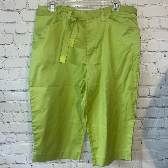 Size 12 White Stag stretch cropped capris. Ribbon belt. Lime green. NWT - Picture 1 of 6